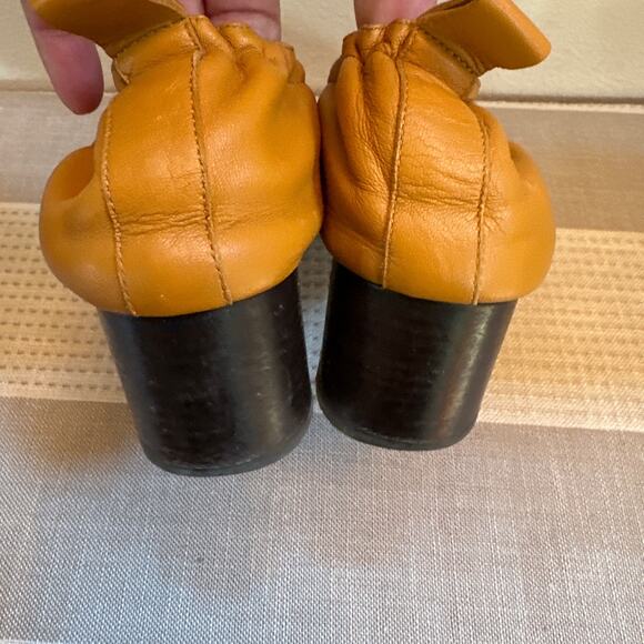 Everlane The Italian Leather Day Heel Shoes Yellow Slip-On Almond Toe Size 7.5 - Picture 6 of 9